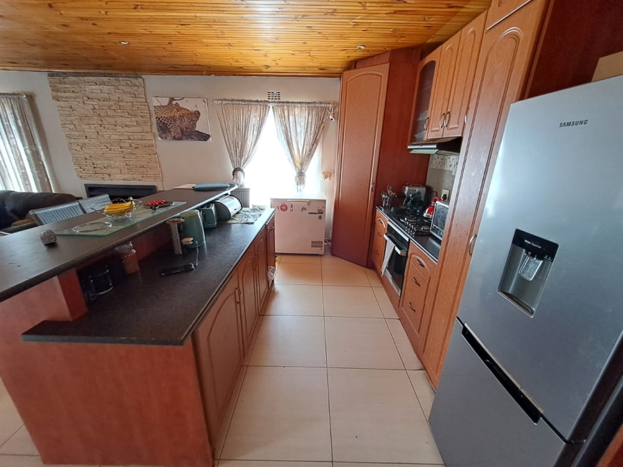 4 Bedroom Property for Sale in Silwood Heights Western Cape